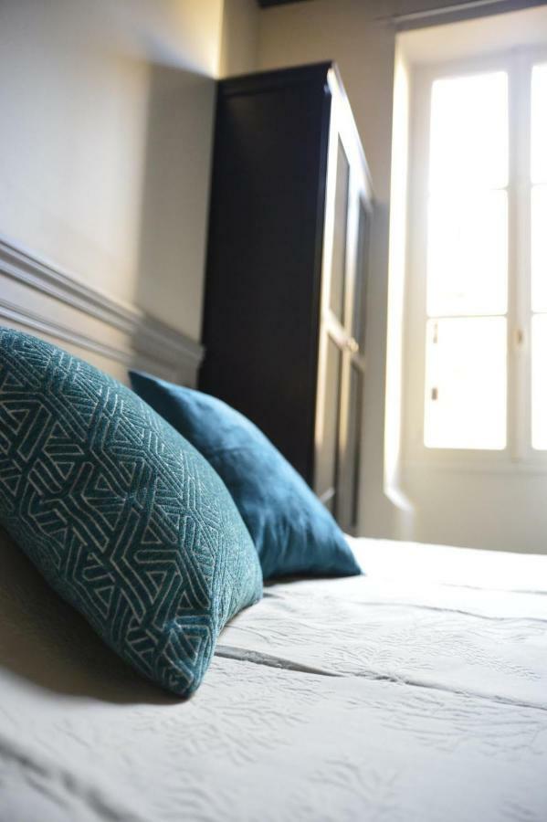 Cosy Apartment Ideally Located In The Old Town Лион Экстерьер фото